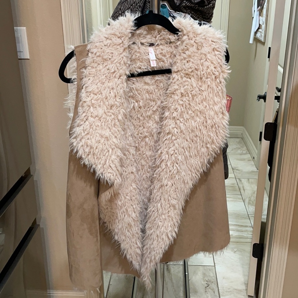 Fur vest